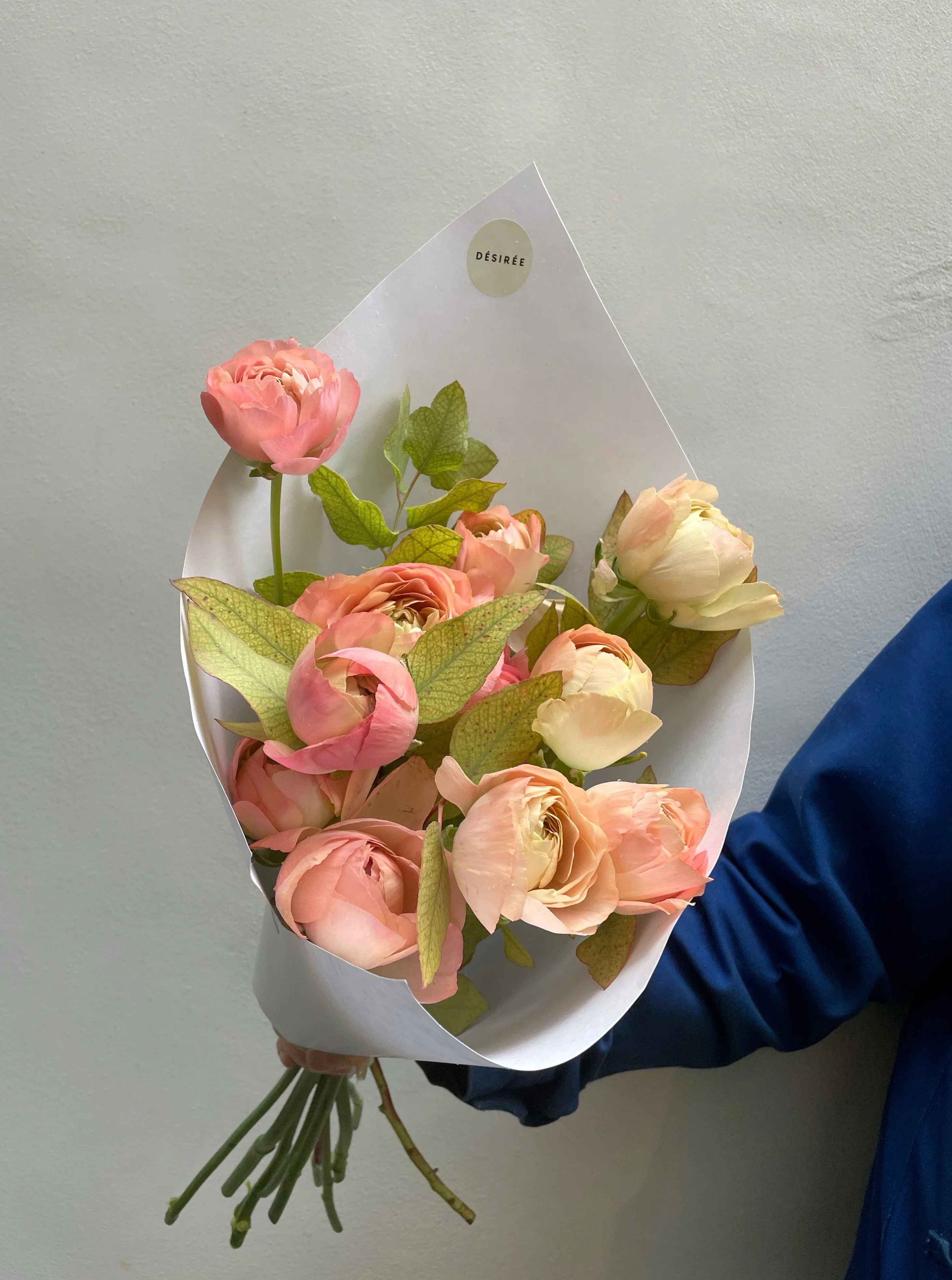 Belle brassée de renoncules - Image 3